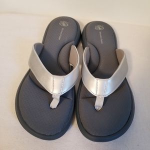athletic works women's wide width memory foam thong sandal
